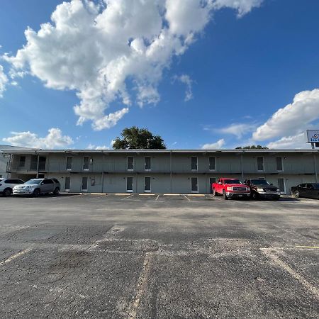 Mid Towne Inn & Suites San Antonio Dış mekan fotoğraf